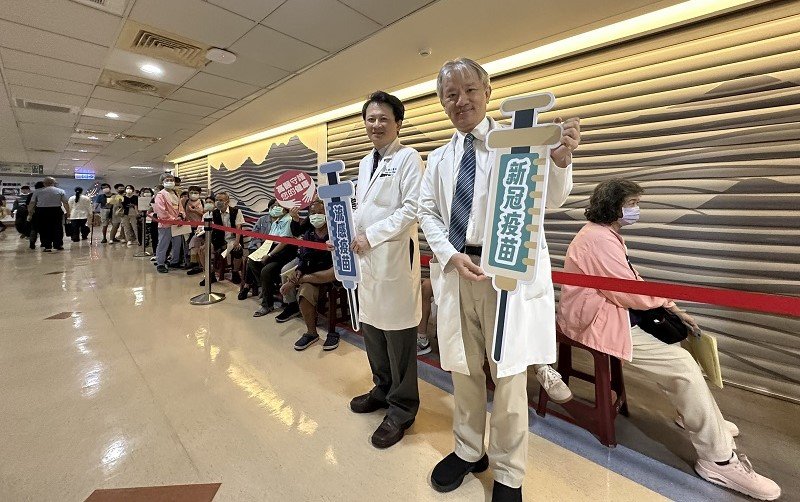 114年公費流感和新冠疫苗開打  高醫設置「快打站」 隨到隨打守護全民健康