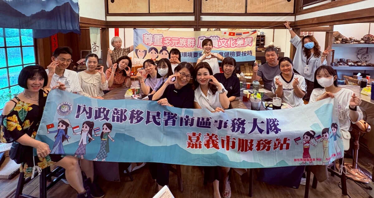 移民署南區事務大隊嘉義市服務站為幫助新住民從「齒」改變人生,攜手嘉義市東區衛生所辦理新住民口腔保健講座。(圖/移民署提供)