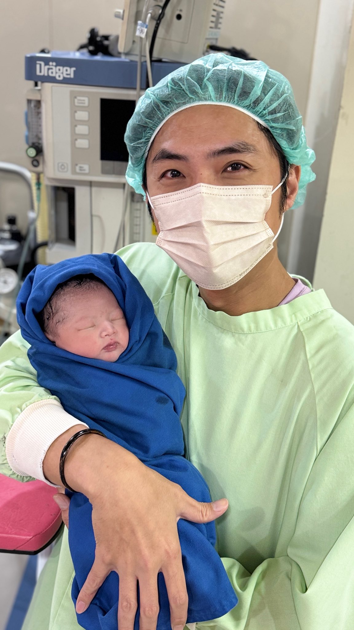洪詩順產二寶。(圖/翻攝洪詩臉書)