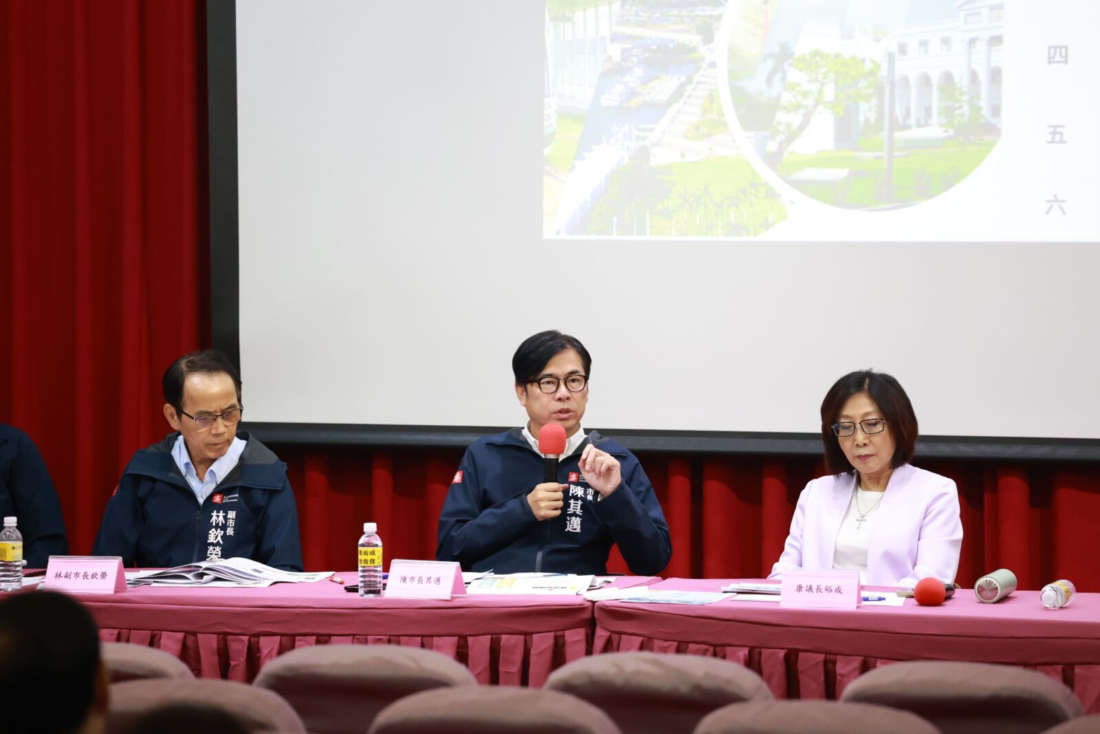 高雄總預算淨舉借數連15年下降 陳其邁:財政穩健推動重大建設 232 高雄總預算淨舉借數連15年下降 陳其邁:財政穩健推動重大建設 231