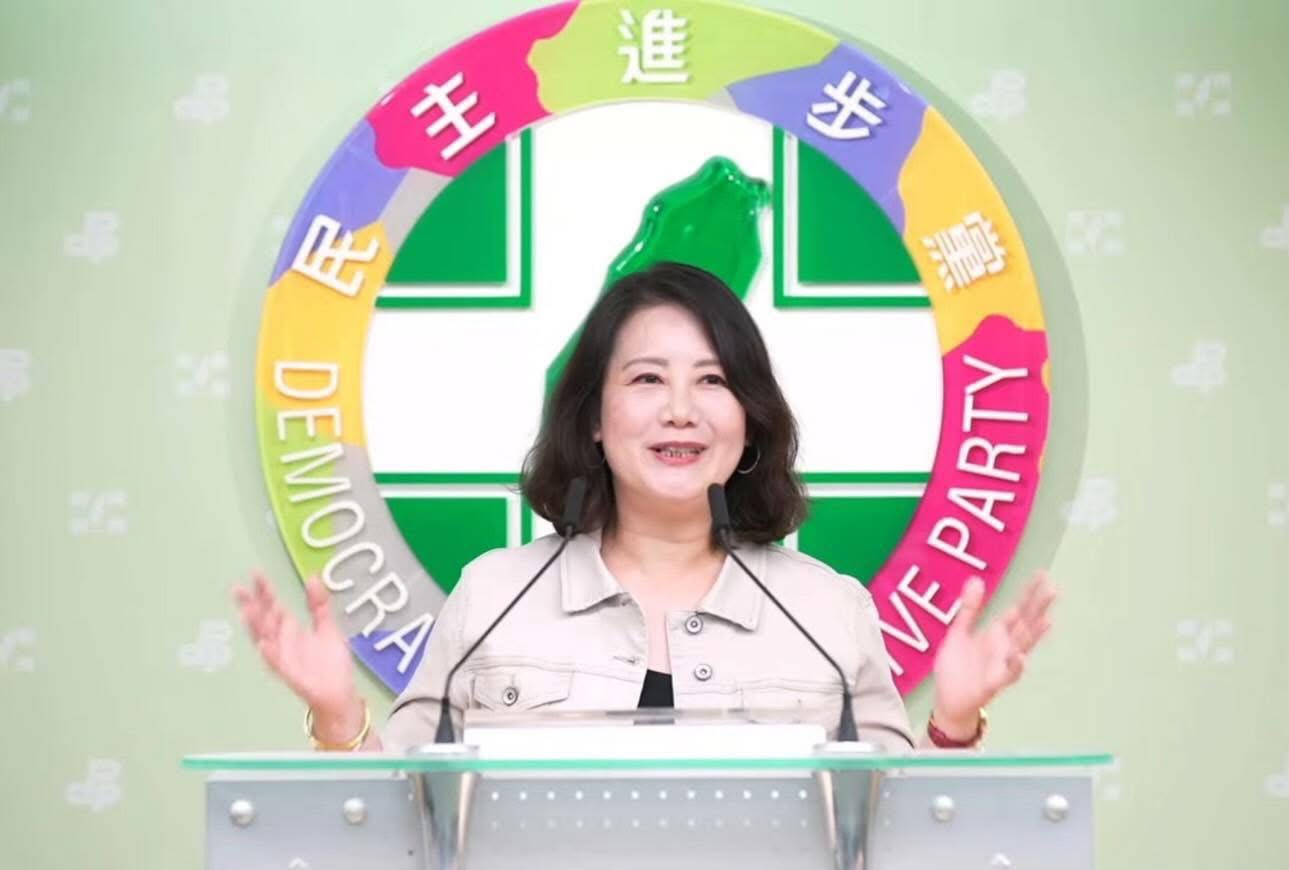 吳思瑤接任民進黨政策會執行長 自嘲「換個位置一樣苦命」 242 吳思瑤接任民進黨政策會執行長 自嘲「換個位置一樣苦命」 241