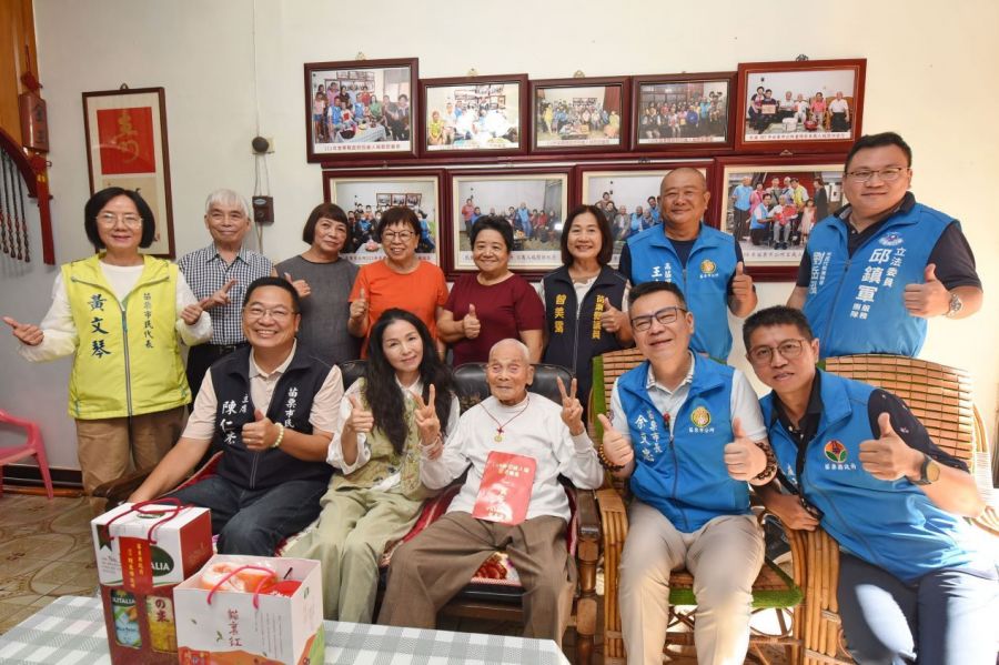 苗栗縣府慰問百歲人瑞 肯定老寶貝養生之道鼓勵家人多陪伴