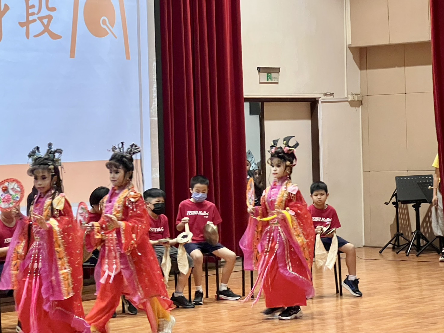 （有影片）／溪湖湖北國小歌仔戲成果展　小小演員登台展現傳統藝術魅力