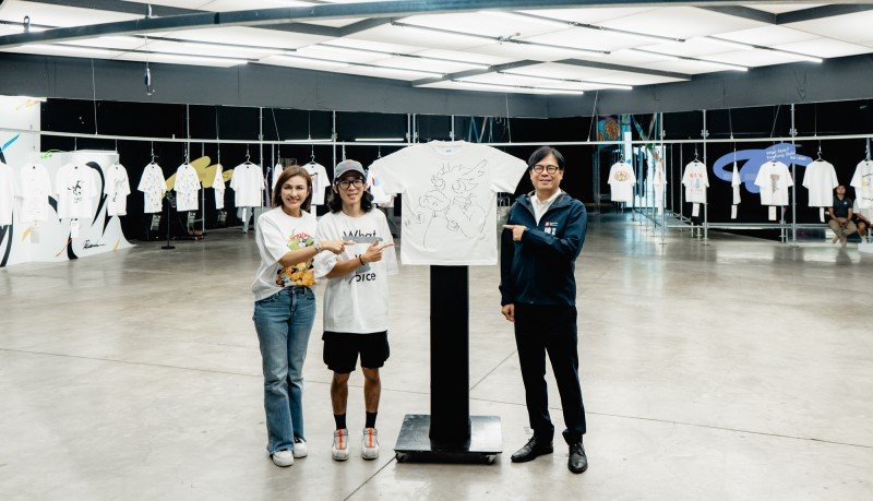 2025高雄設計節把高雄變潮牌 陳其邁與策展人林唯哲共同創作潮T
