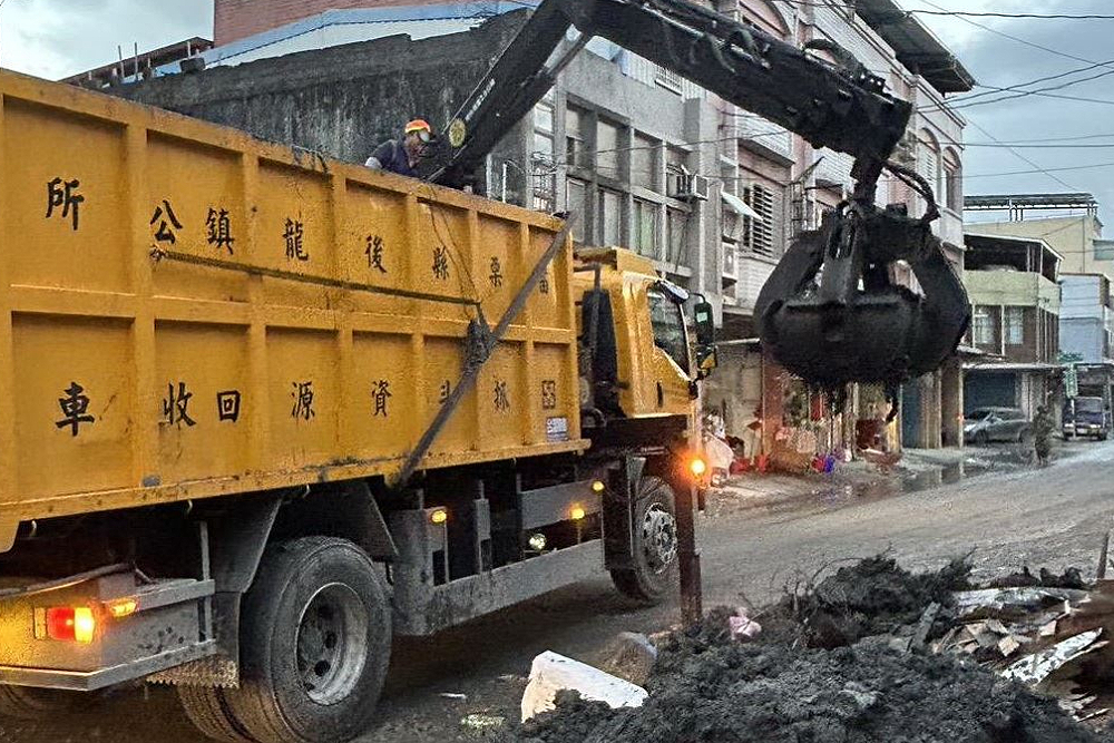 台中出動防疫消毒利器助花蓮重整家園 災民感動「感覺復原看到希望」 234 台中出動防疫消毒利器助花蓮重整家園 災民感動「感覺復原看到希望」 233