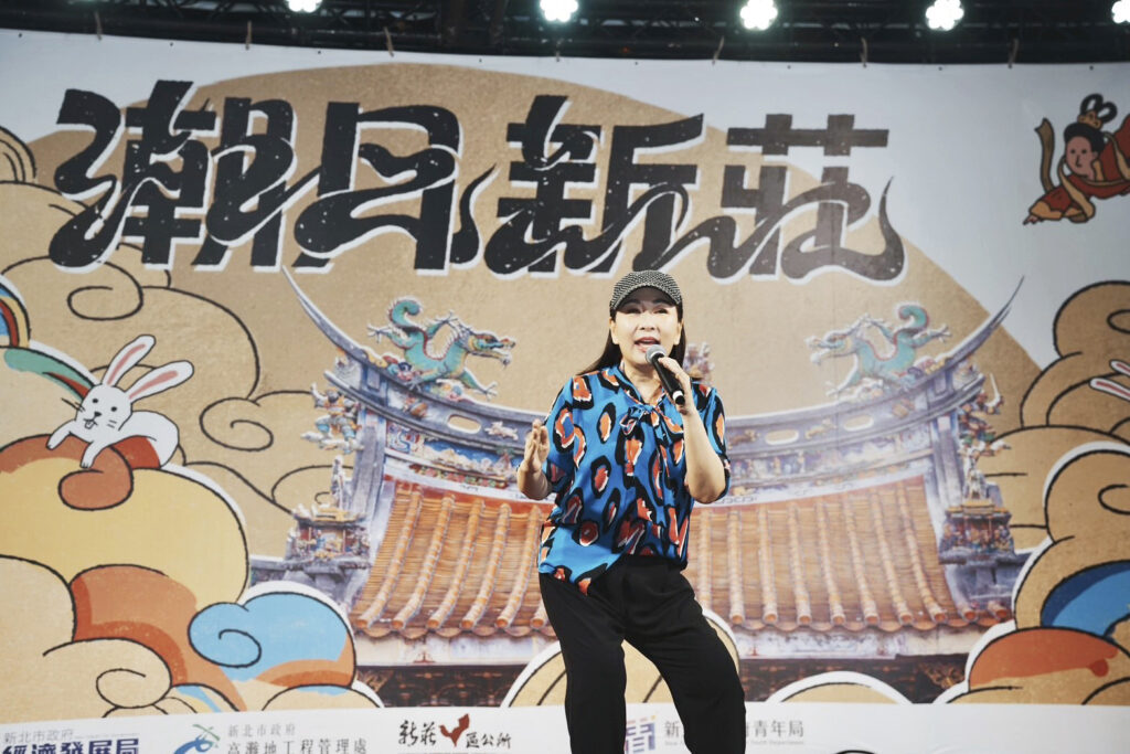 廟街中秋夜市吸萬人潮!首屆「潮月新莊」盛大登場 8 %E5%BC%B5%E7%A7%80%E5%8D%BF