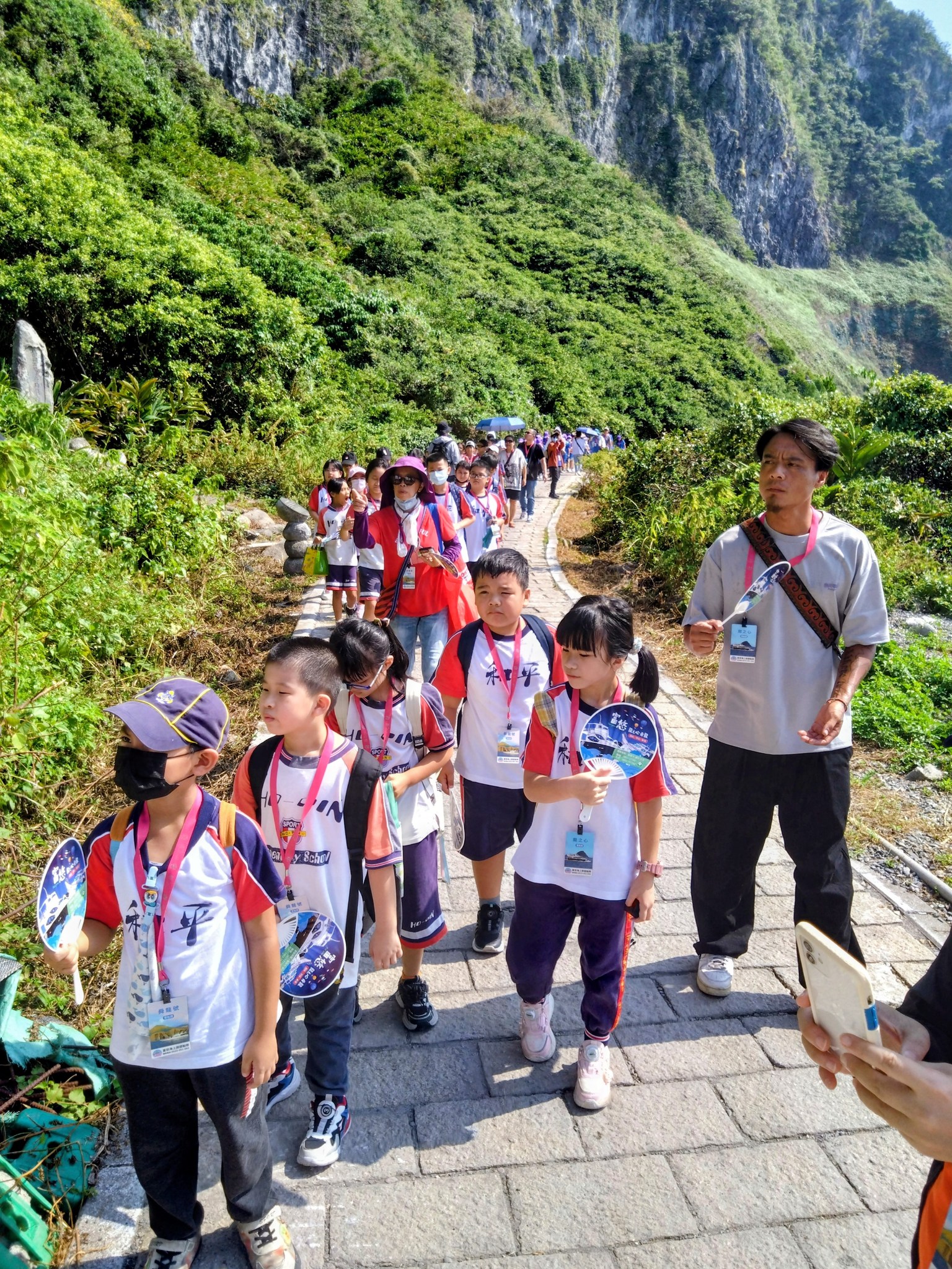 和平國小師生登上基隆嶼看見家鄉之美更愛家園 4 558826128 10227874807367348 6624058144285579747 n