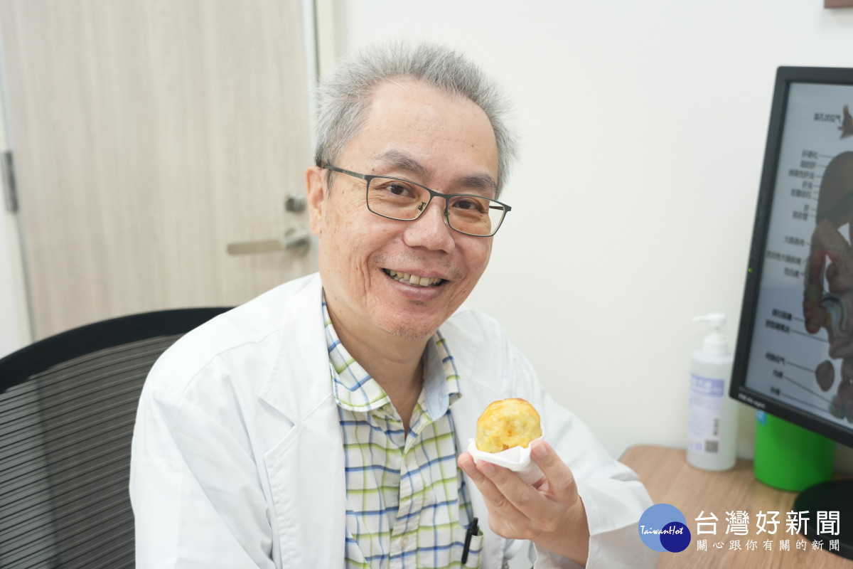 光田綜合醫院肝膽腸胃科楊宗勲醫師表示,月餅雖然應景,但糖分含量高,建議淺嚐即止,一次一小塊即可,才能守住健康。