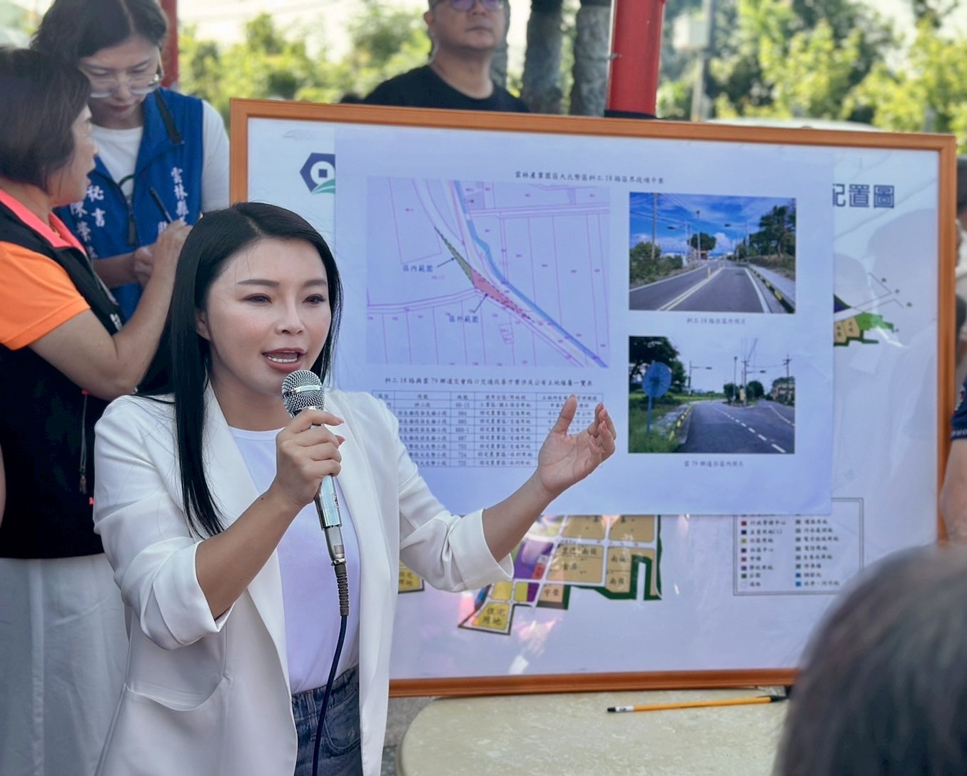 張嘉郡會勘雲林產業園區交通事故熱點 經濟部允諾改善 216 張嘉郡會勘雲林產業園區交通事故熱點 經濟部允諾改善 215