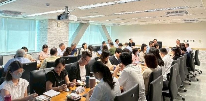 與署長有約座談 馮成肯定新北廉政成果 3 《圖說》廉政署長馮成傾聽同仁心聲,分享新北推動廉政理念與工作方向。〈政風處提供〉