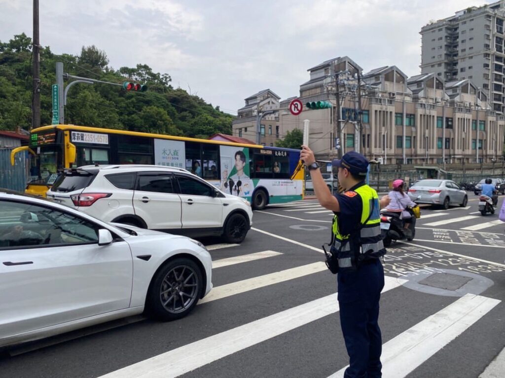 中秋 國慶連續假期 警全力維護交通安全順暢 12 1759463571791