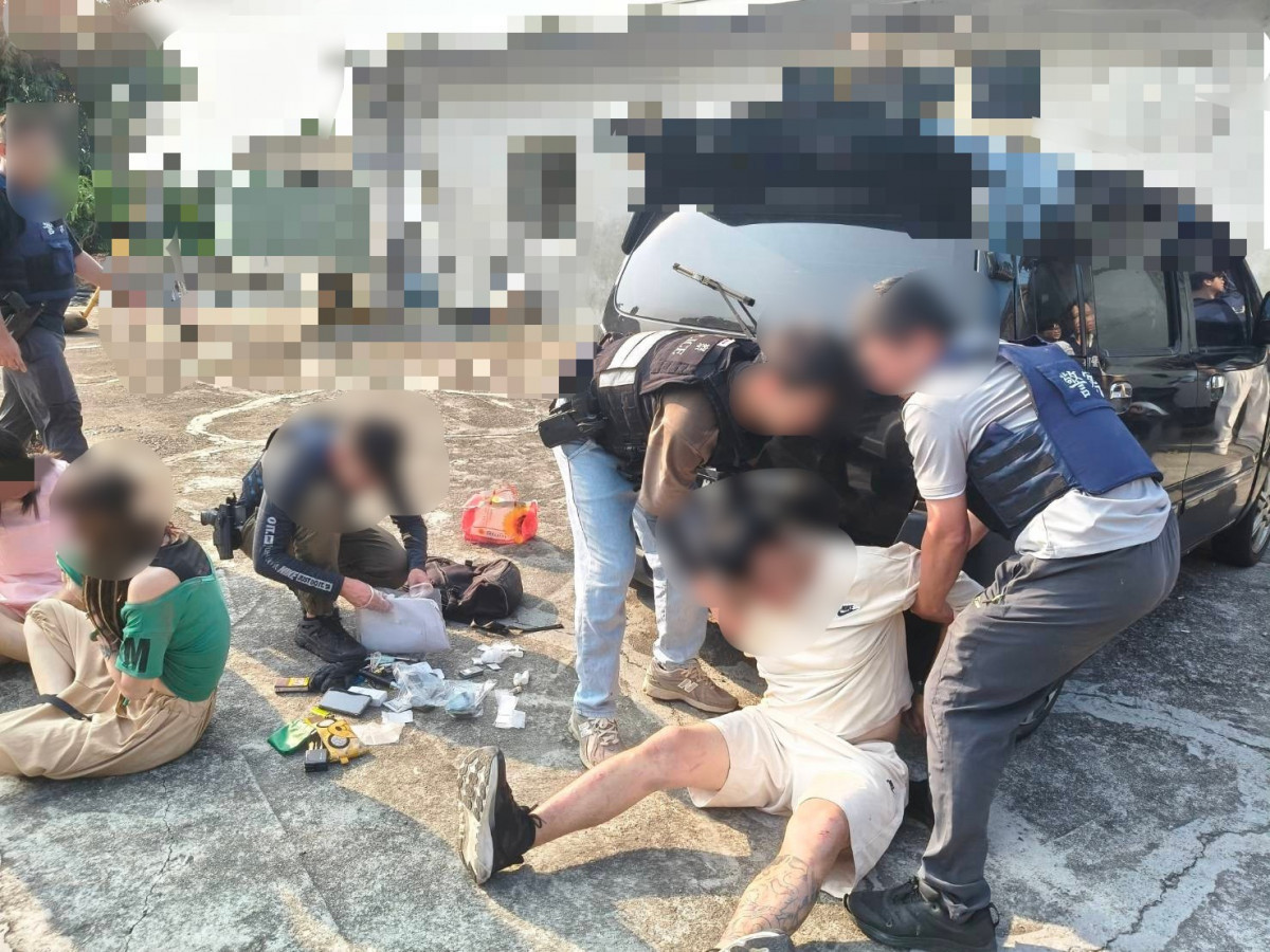 檢警跨縣市聯手攻堅，緝獲通緝要犯及大量毒品。