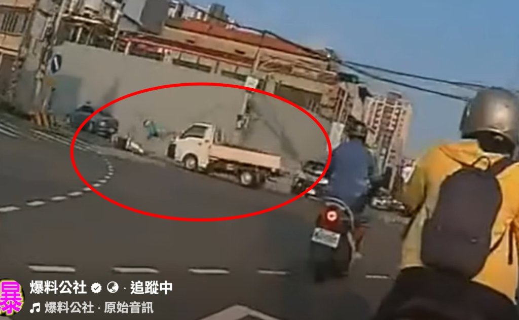 綠燈秒衝慘被撞飛!網怒:「台灣法律就是笑話」影片曝光掀熱議
