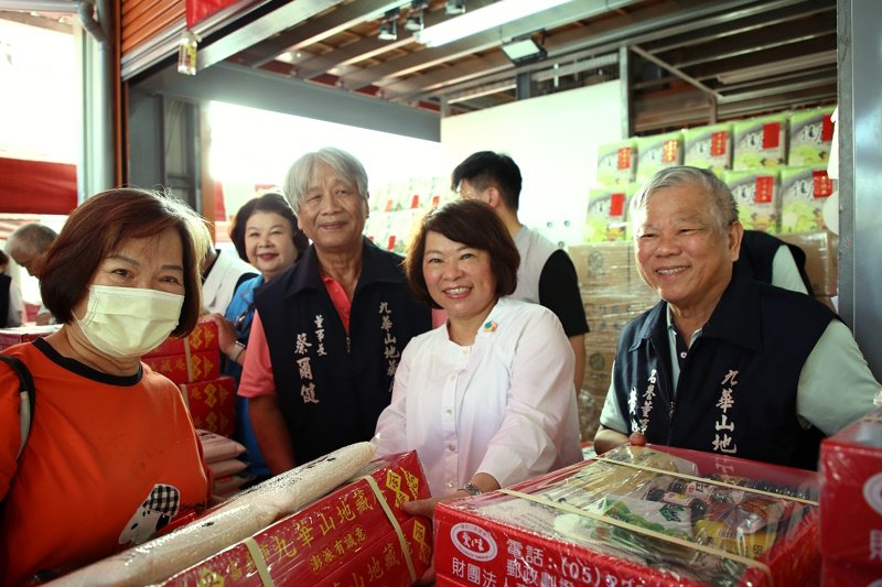 與嘉市府攜手傳遞溫暖 九華山地藏庵發放贊普品