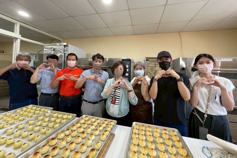 秋節送愛到街頭 基檢攜手社區手作月餅 248 秋節送愛到街頭 基檢攜手社區手作月餅 247