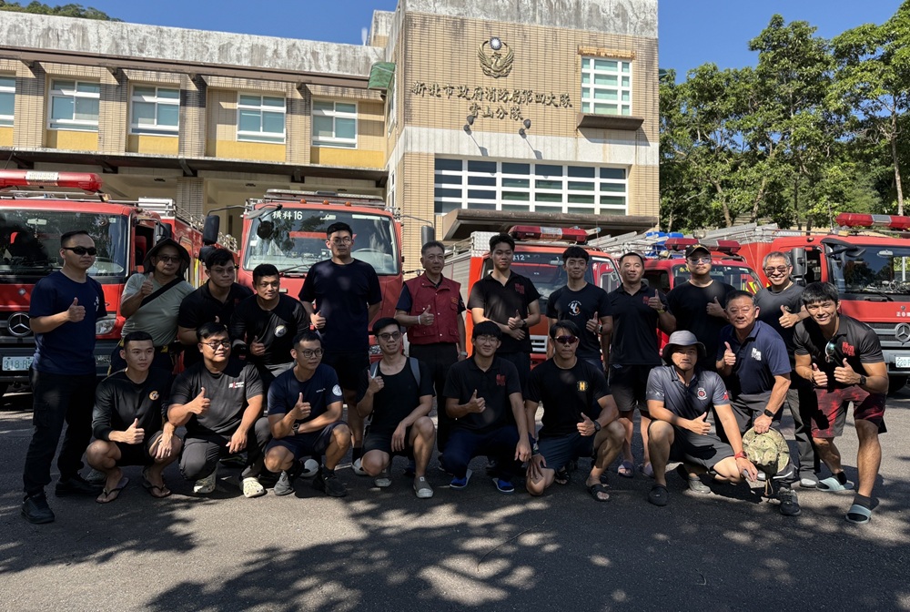 再出發花蓮助重建 新北消防8水箱車18人增援 248 cnews204251004a03