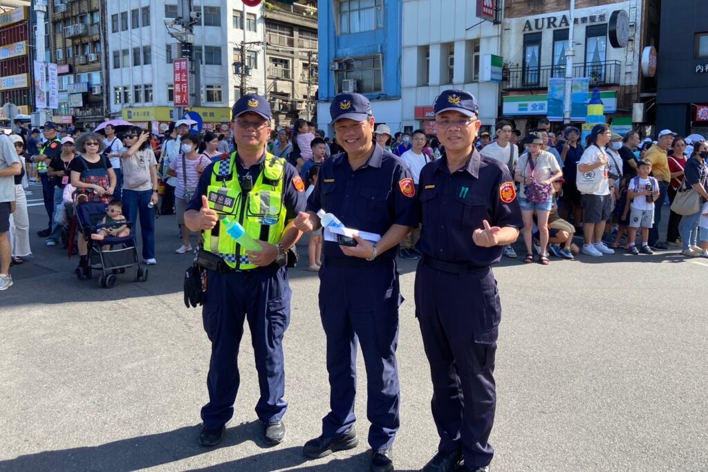 基隆老鷹嘉年華熱鬧登場 基警交管樂迎踩街護遊行 12 MEITU 20251004 182751528