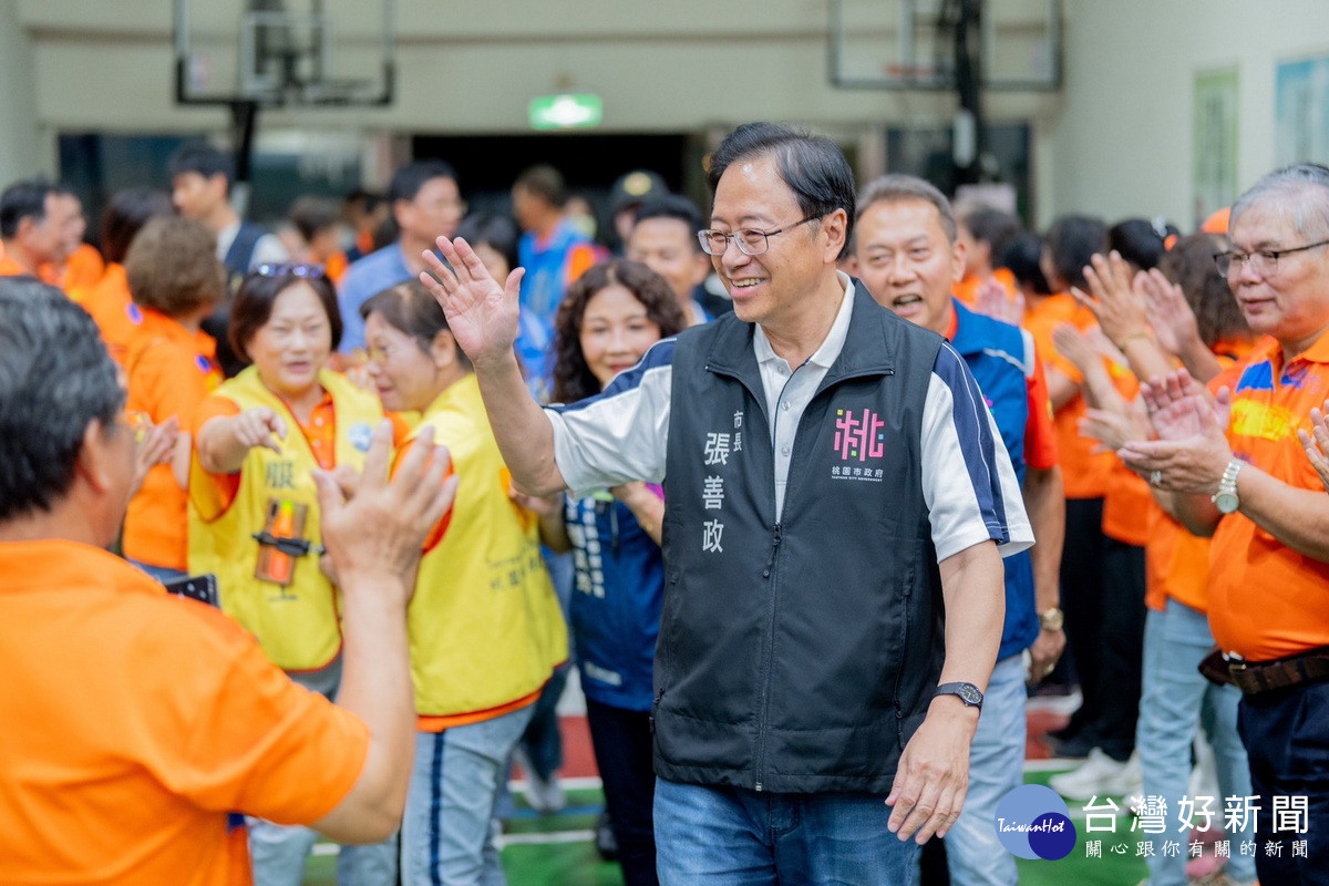 桃園市長張善政出席「114年中秋慶團圓關懷弱勢暨防暴宣導活動」。