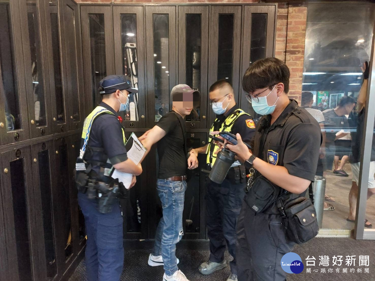 中壢警聯合移民署強力臨檢，連假查獲15移工。