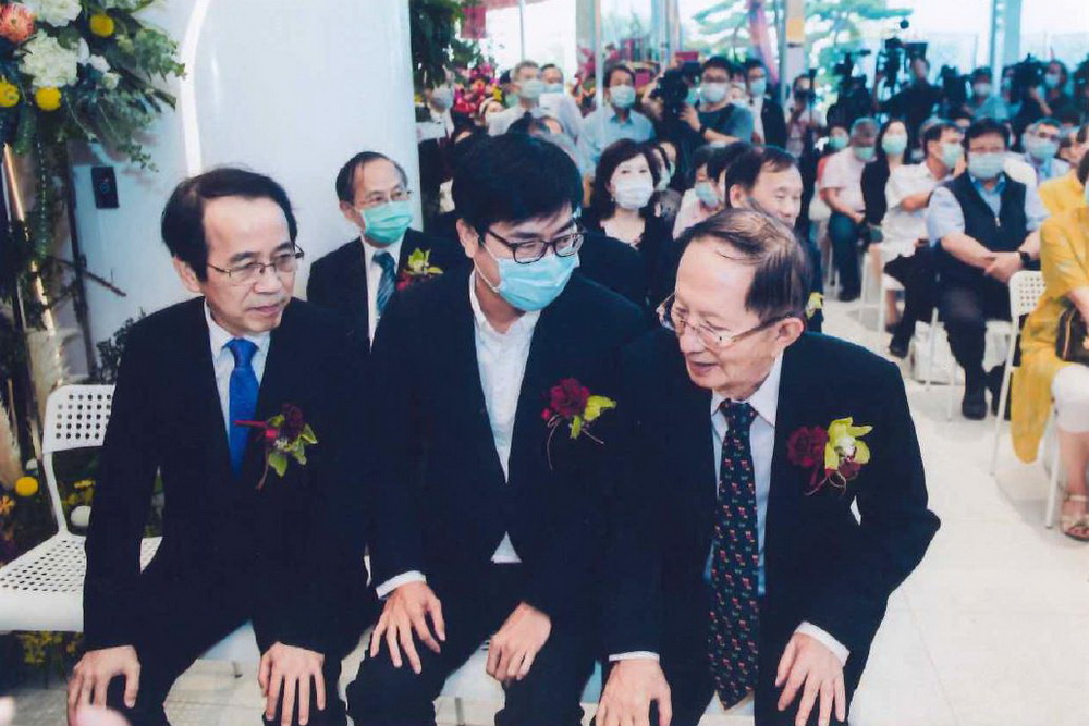 【有影】父女辛苦創建醫院被強占 返回醫院反被誣黑衣人 博田醫院:已由法院審判中 240 【有影】父女辛苦創建醫院被強占 返回醫院反被誣黑衣人 博田醫院:已由法院審判中 239