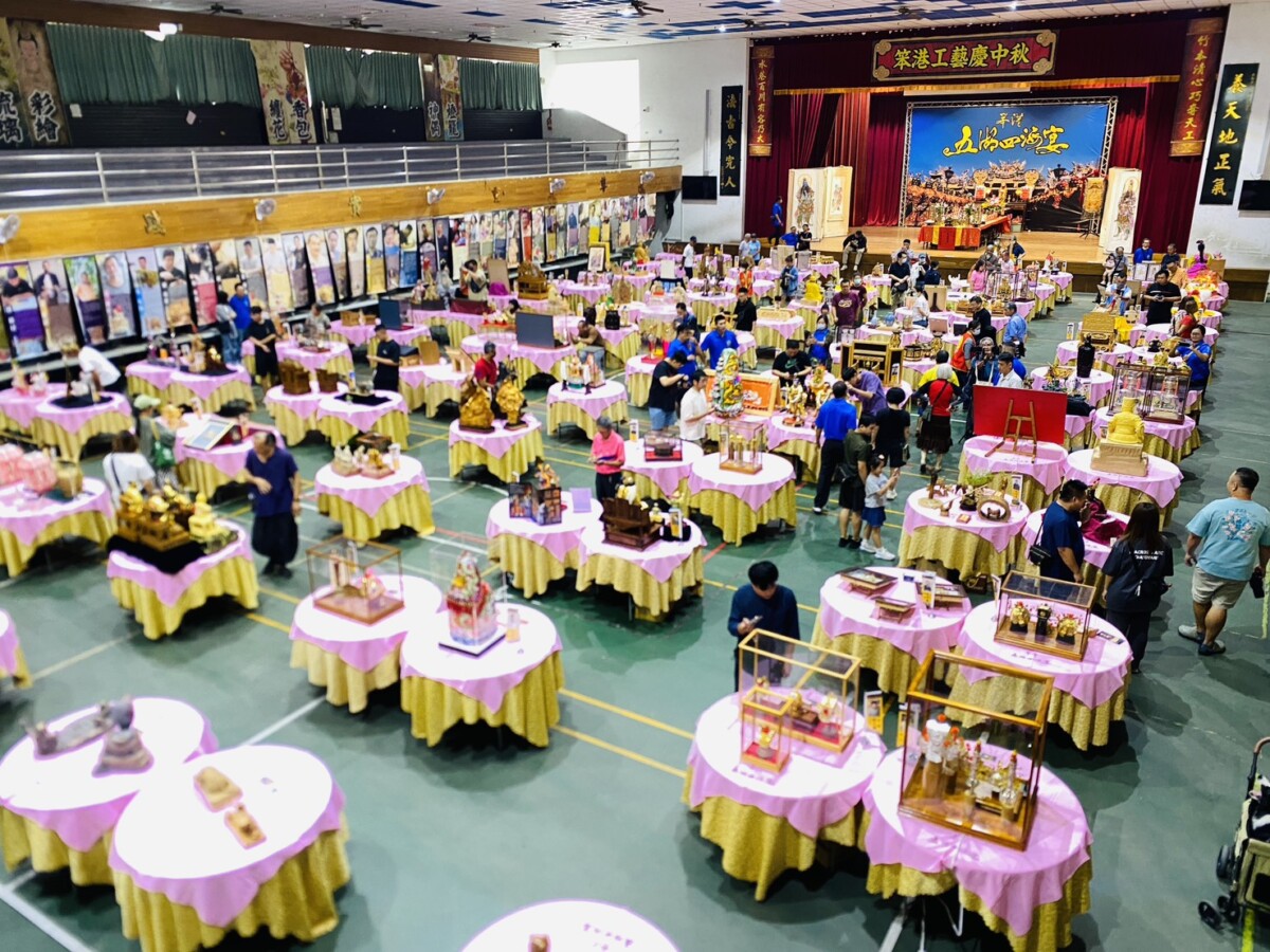 ▲五湖四海宴的發想即源自北港朝天宮媽祖過爐擺設拜神的108道菜。(記者蘇峯毅攝)