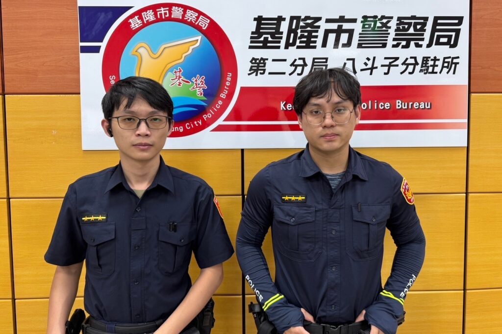 尿布男童清晨獨自遊蕩 基二警暖心助返家 1 MEITU 20251005 160506633