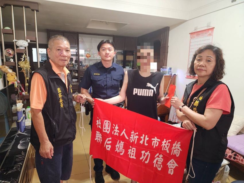 關懷弱勢家庭 海山警偕功德會中秋送暖 2 《圖說》關懷行動盼藉拋磚引玉,邀請更多社會善心人士投入公益,擴大愛心的力量。〈海山分局提供〉