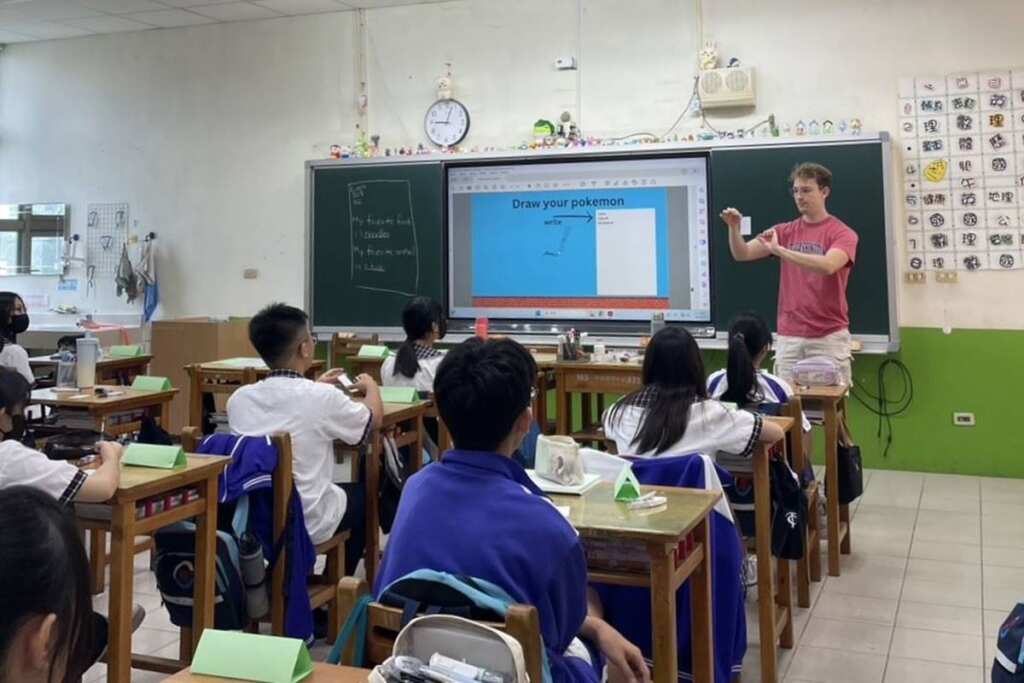 ▲外師於自強國中上課情形。