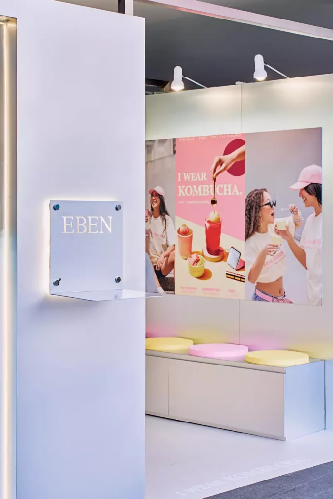EBEN_誠品南西快閃店logo玻璃情境照
