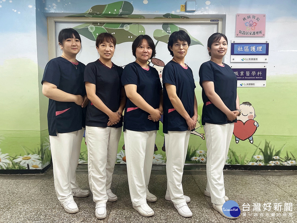 居家治療不僅能減少醫院內交叉感染風險，更能讓長輩在熟悉的環境中安心療養，大幅提升舒適度與照護品質