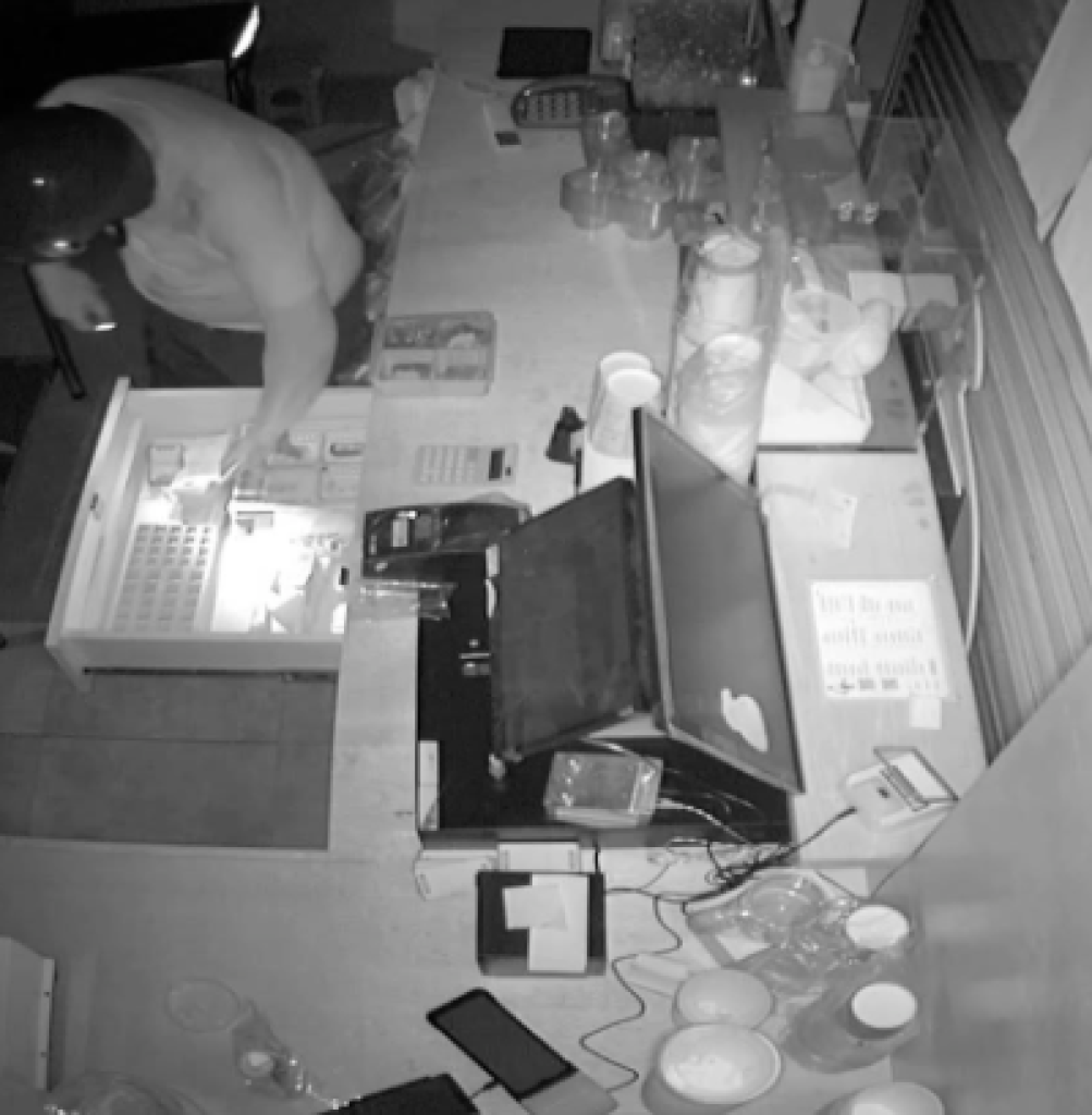 中秋節遭竊來回偷3、4次!- 豐原手搖飲料店損失4萬餘元警偵辦中