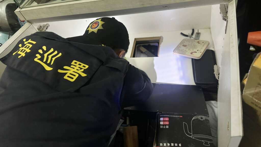 ▲海巡署偵防分署彰化查緝隊查獲槍枝、毒品及子彈。(海巡彰化查緝隊提供)