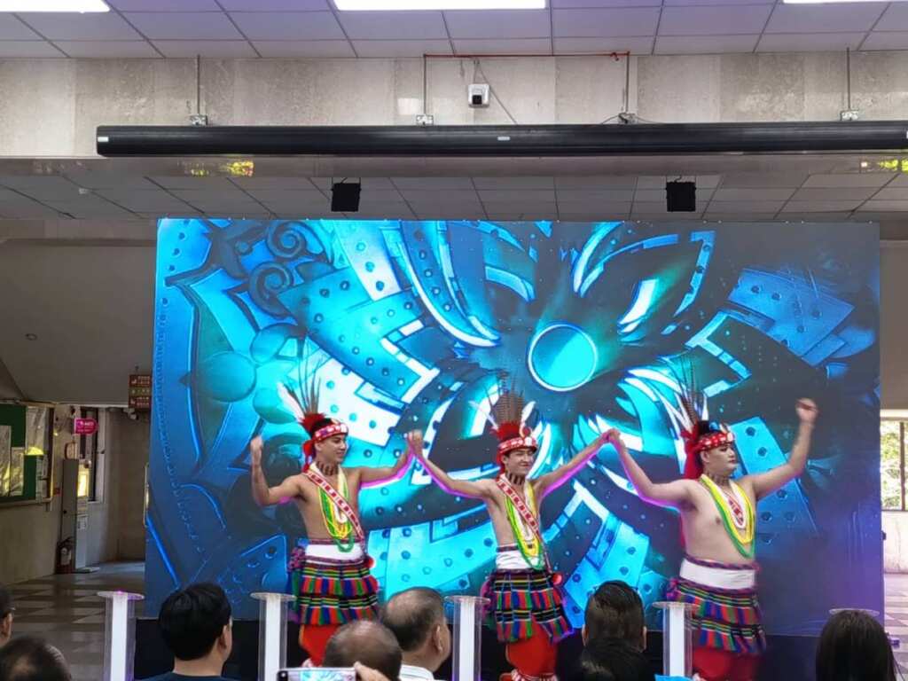 ▲動吧「Pqnaha ta」!114年新竹縣原住民族運動會熱血登場,族人齊聚竹北共襄盛舉。