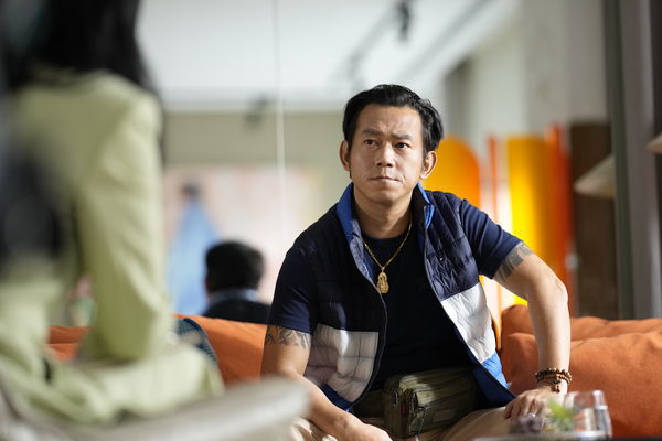 顏正國在《今夜一起為愛鼓掌》演出性治療個案。(圖/壹壹影業提供)