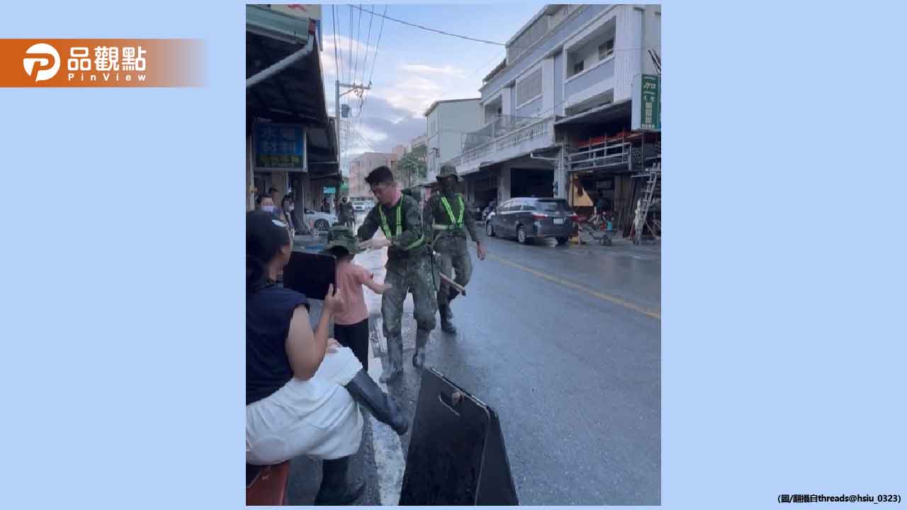 國軍災區見小女孩打招呼！他「1舉動」帥翻