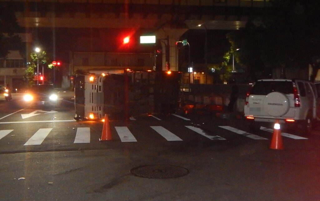 凌晨車禍造成四人受傷          警方查出又是酒駕惹禍