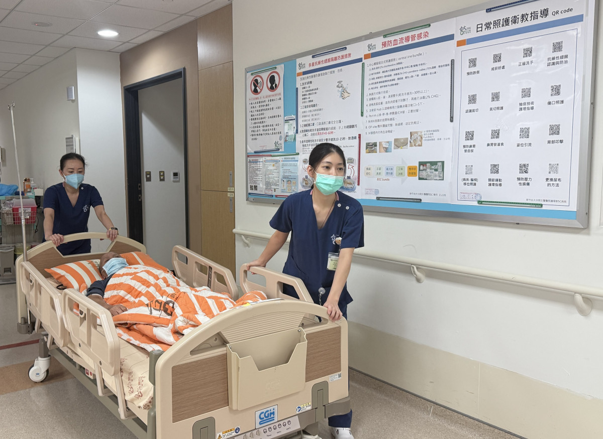 新竹臺大分院護理師在危急時刻沉著應對，以專業與細膩關懷，守護病人與家屬。
