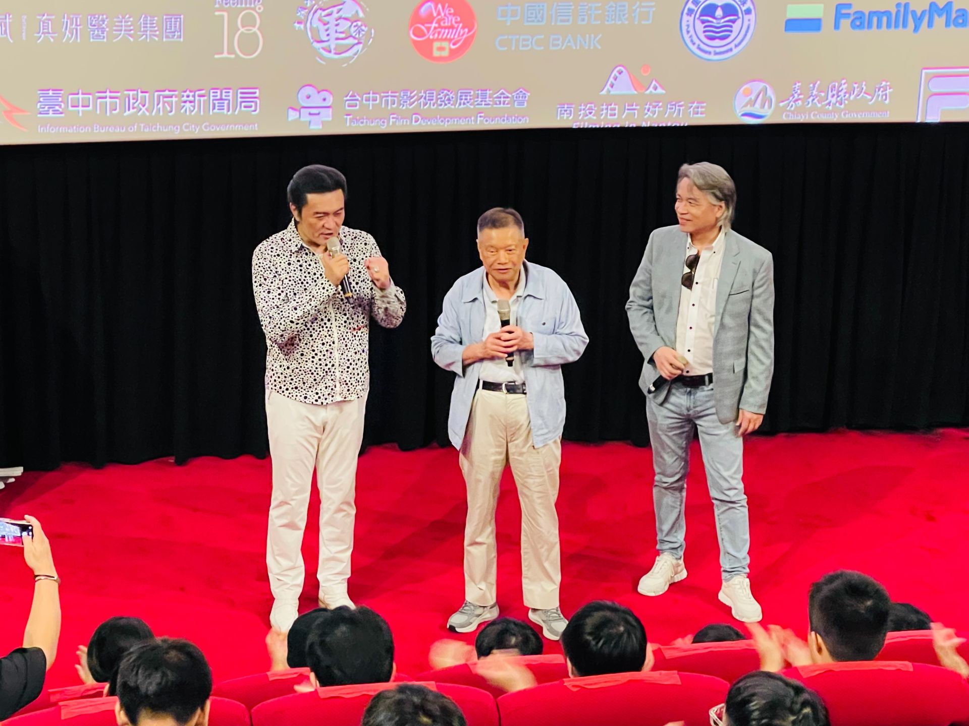李㼈製片的《突破3000米的泳氣》舉辦電影包場活動,鼓勵青年學子勇敢面對挑戰。