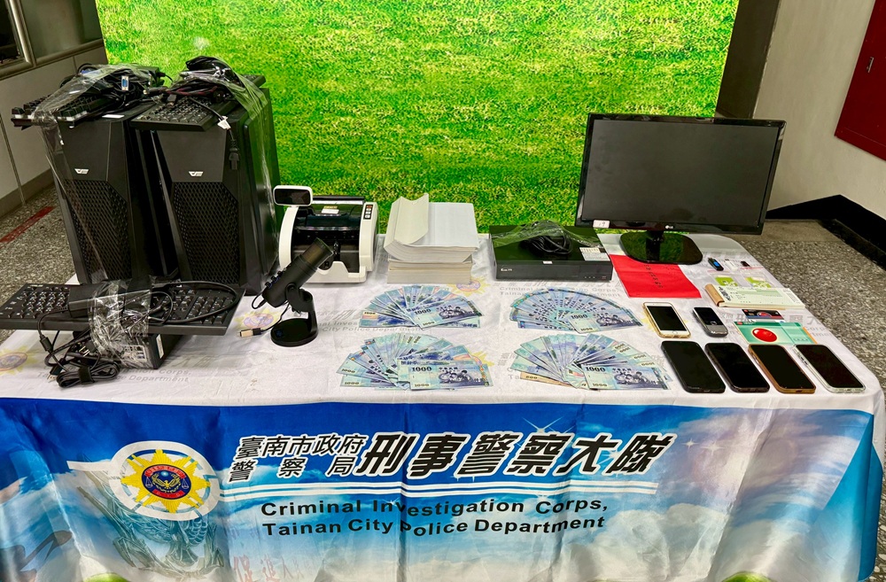 冒用個資註冊交易所洗錢 台南警破詐欺機房逾14被害人 223 cnews204251008a13