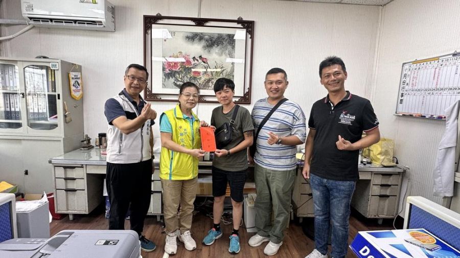 苗栗軍人服務站長陳中吉及部隊幹部 慰問劉姓女士官家屬