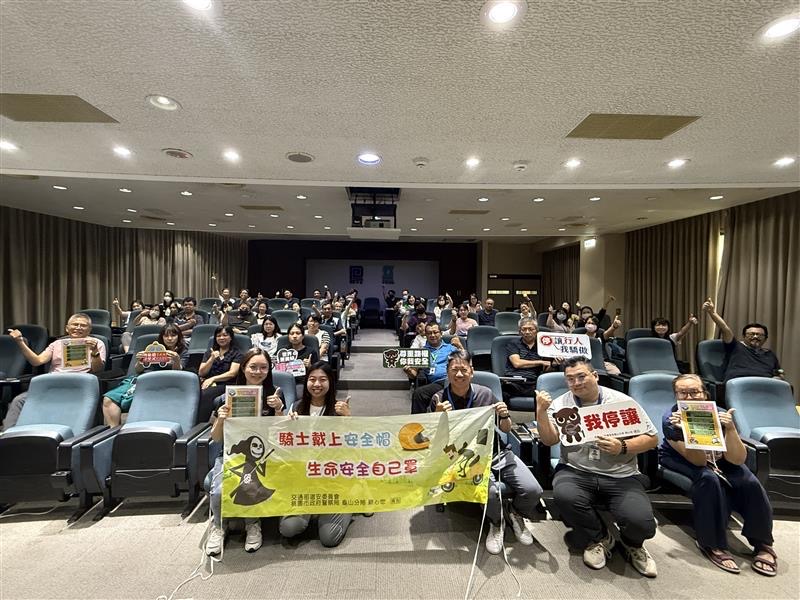 龜山警攜手企業宣導交通安全 讓員工安全通勤 S 84164899