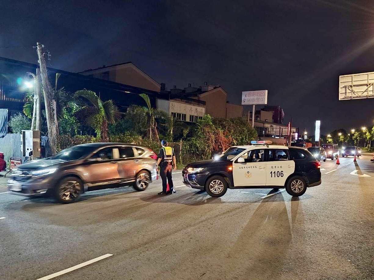 龍潭警10月啟動酒駕大執法 展現守護民眾安全決心 S 6905876 0