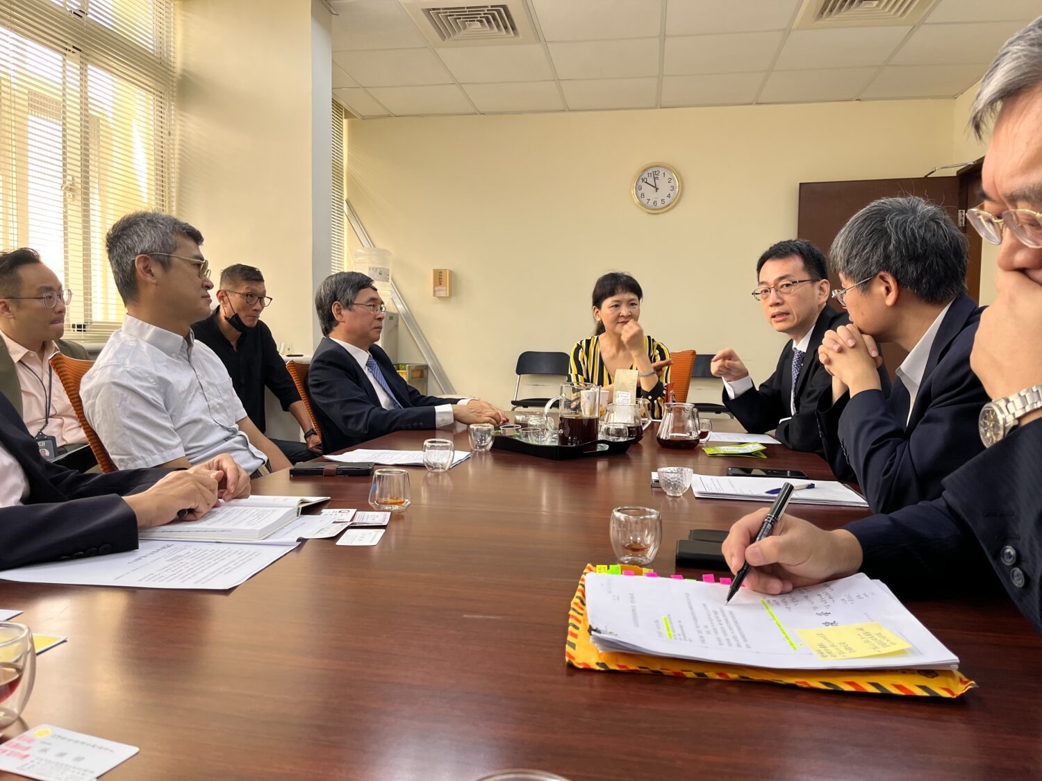 會議在陳瑩委員安排與立法院研究室江主任專業且中立的協調下,順利凝聚共識並獲致圓滿結果。(圖/台灣數位電商創新協會提供)