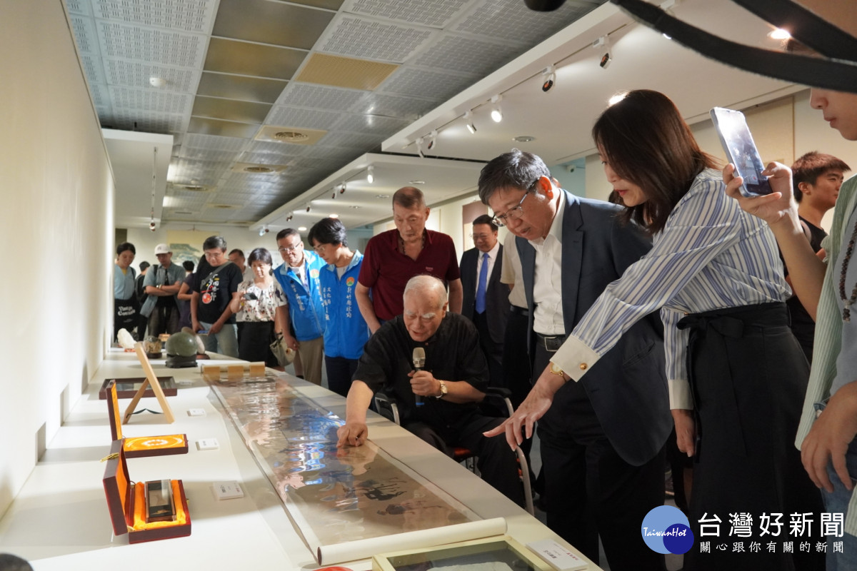 中華大學藝文中心舉辦「洪園瑰寶－洪錫銘個人收藏展」。