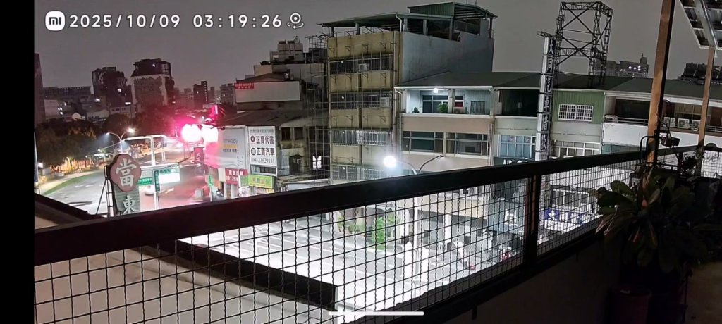 影/bmw沒煞車撞進茶葉行!驚悚1死1傷影片曝光 87歲婦下鋪熟睡遭撞亡