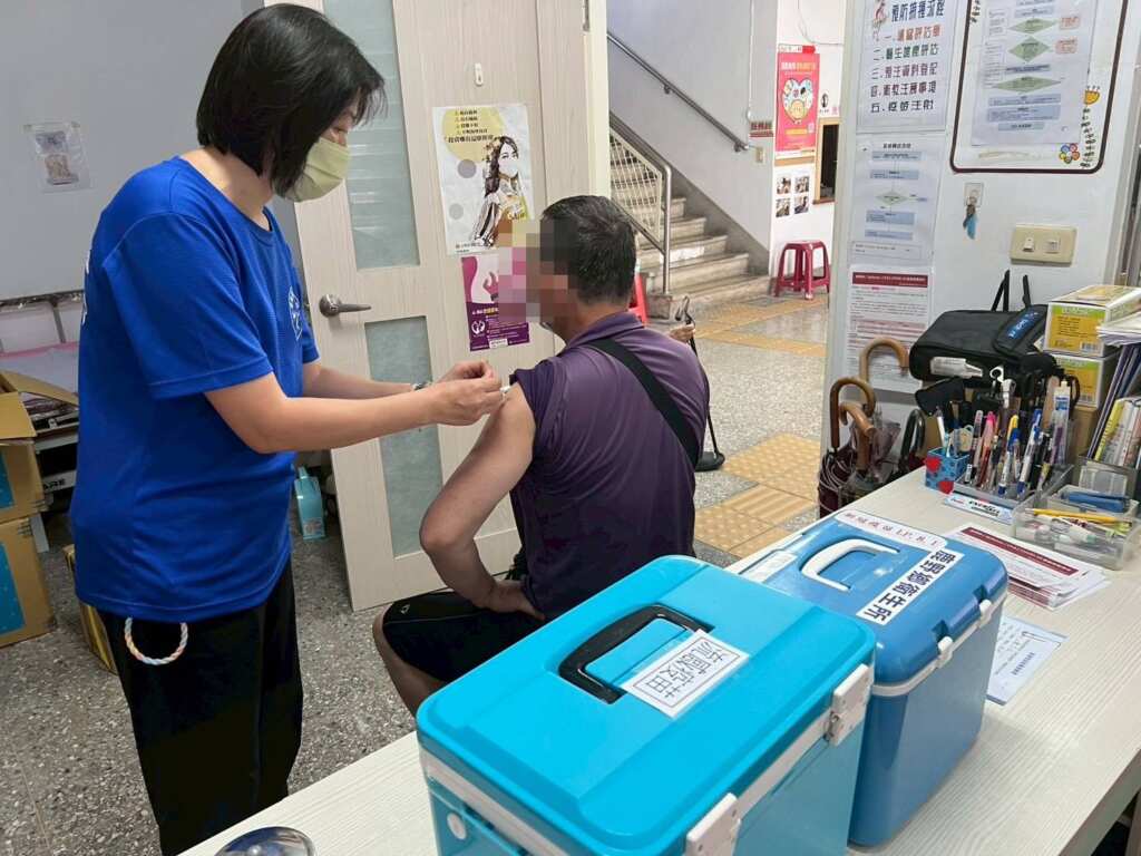 ▲今(114)年度公費流感及新冠疫苗已自10月1日起正式開打。