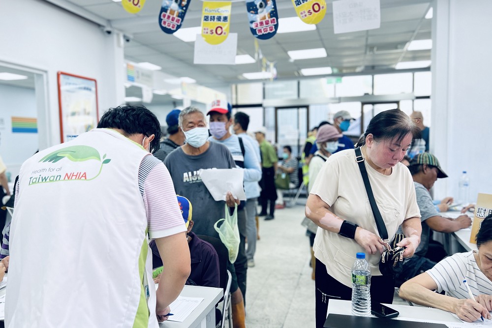 花蓮災區一站式服務連假不打烊 陳金德:匯出慰助金累計530戶 234 花蓮災區一站式服務連假不打烊 陳金德:匯出慰助金累計530戶 233