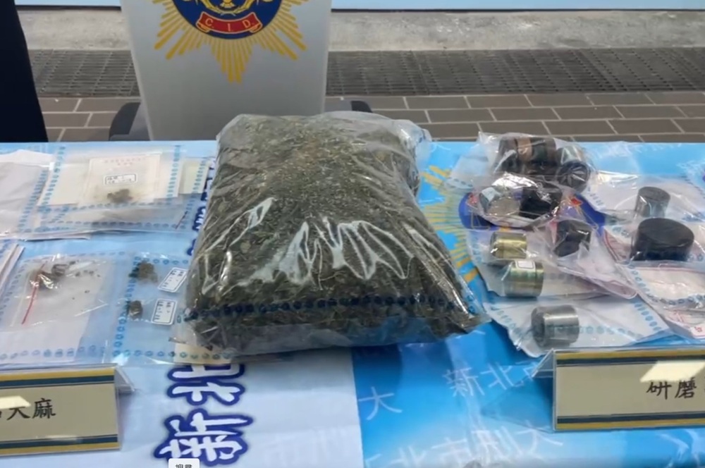 新北警犬出擊助掃毒 逮70餘人起獲大麻1350公克 221 cnews204251009a16
