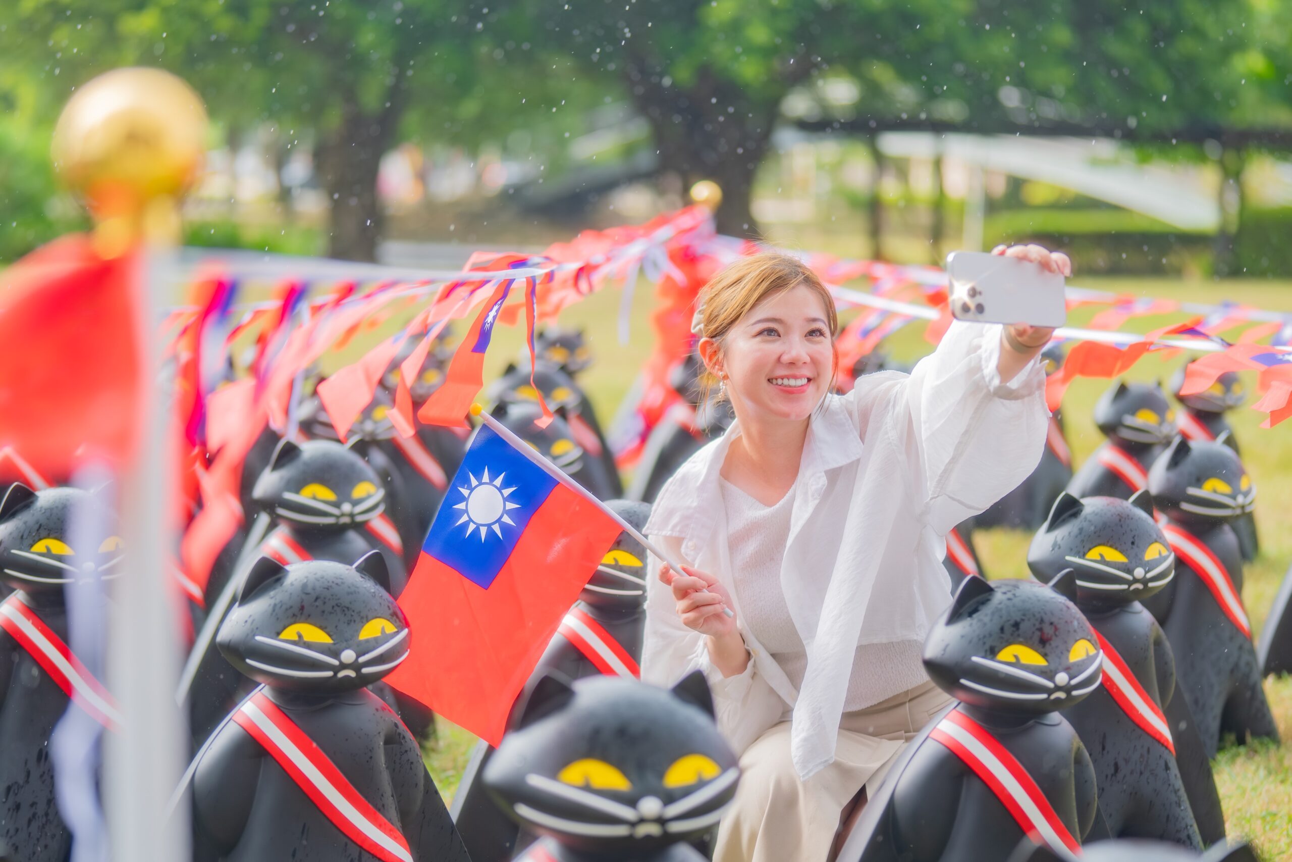 光輝十月!桃園逾6000面國旗飄揚 風禾公園「黑貓中隊」超吸睛 1141008民政局國慶日黑貓中隊打卡熱點詩凱3 scaled
