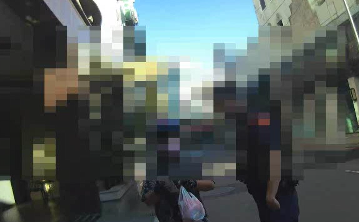 中壢外送員拒上樓與客人爆糾紛 驚動警察到場協調 11gs65g465f